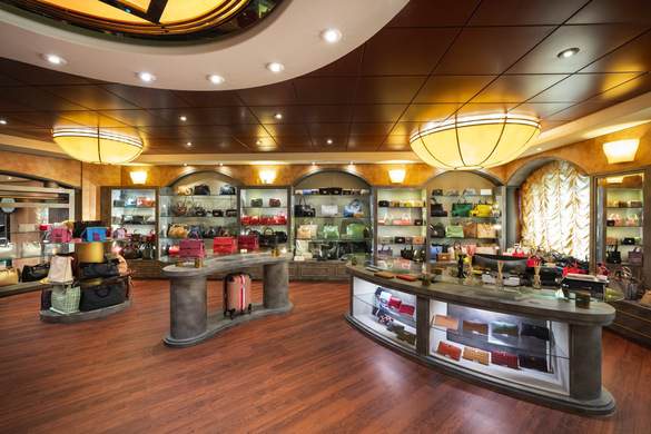 MSC Cruises MSC Fantasia Shopping - Credit - Ivan Sarfatti - MSC Rights 6.jpg